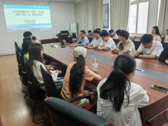 【学生座谈】学院召开2025级卓越化学（师范）实验班全体学生座谈会