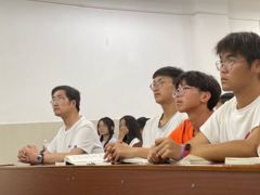 我为同学做件事：朋辈引领，青春同行